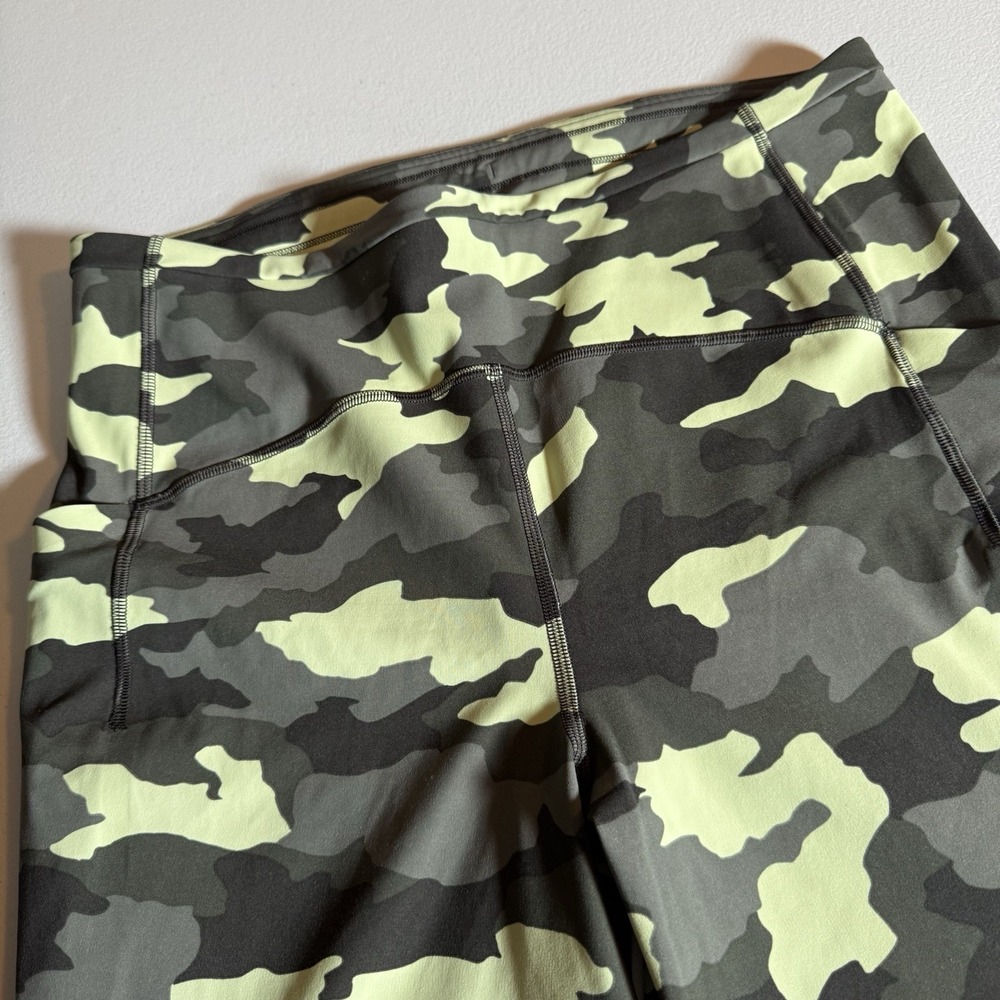 Lululemon Fast and Free Tight‎ Women 12 Camo Green NWOT High Rise Leggings Full - Picture 4 of 9